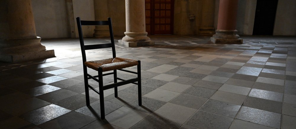 Stuhl in einer Kirche