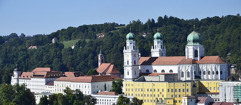 Blick auf den Passauer Dom St. Stephan.
