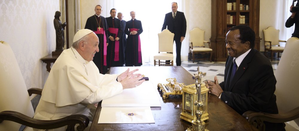 Papst Franziskus empfängt den Staatspräsidenten Kameruns, Paul Biya.