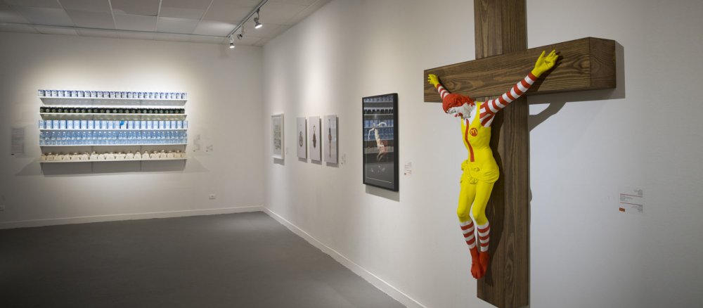 "McJesus" von Jani Leinonen: Ronald McDonald als Gekreuzigter