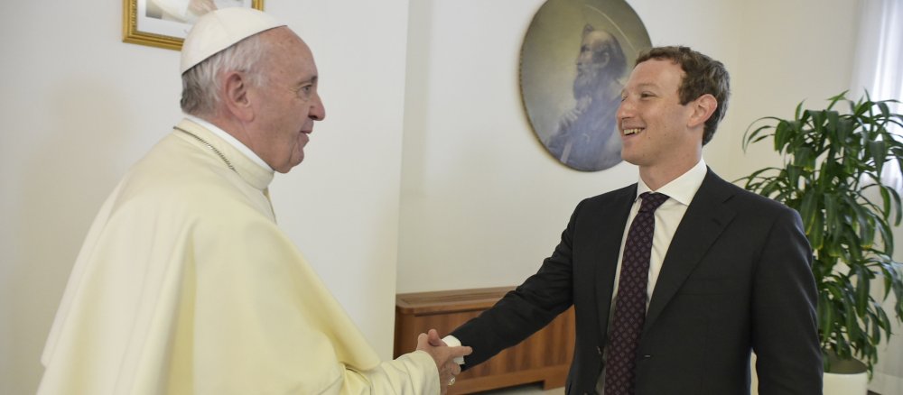 Papst Franziskus empfängt am 29. August 2016 den Gründer von Facebook, Mark Zuckerberg, im Vatikan.