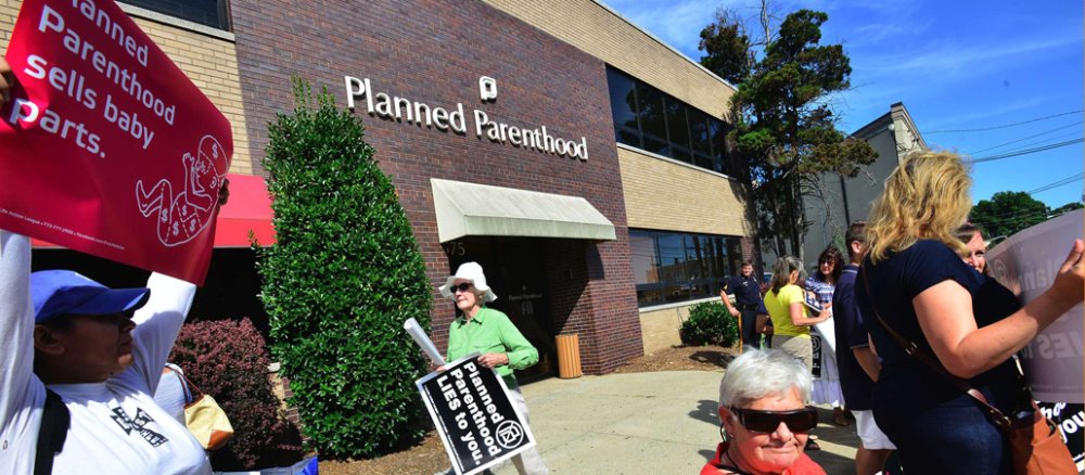 Demonstration vor einer Filiale von Planned Parenthood