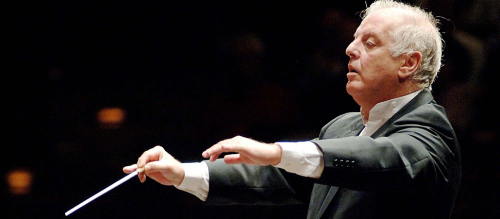 Der berühmte Dirigent Daniel Barenboim leitet das "West-Eastern Divan Orchestra".