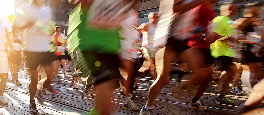 Läufer bei einem Marathon.