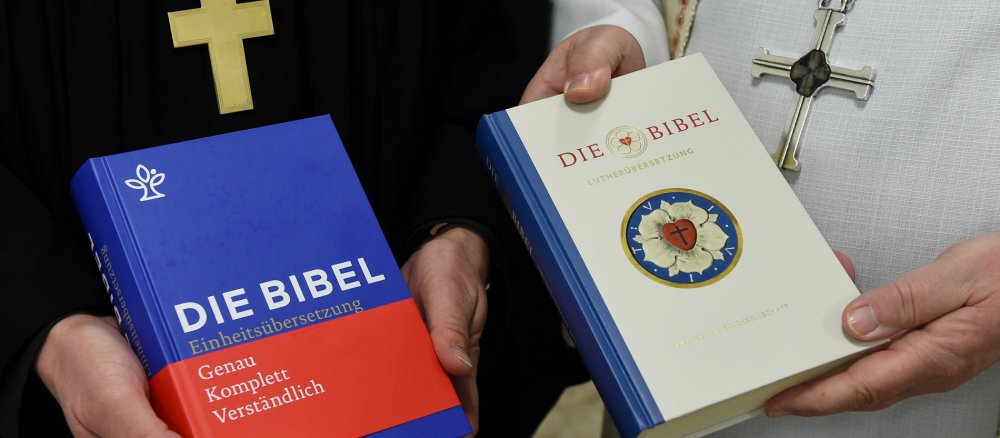 Die neuen Fassungen von Lutherbibel und Einheitsübersetzung