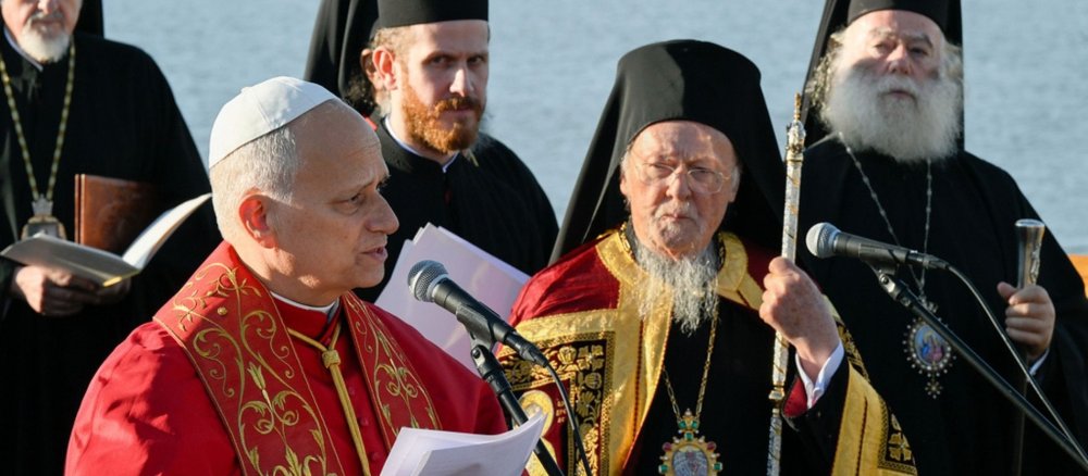 Papst Leo XIV. und Bartholomaios I., griechisch-orthodoxer Ökumenischer Patriarch von Konstantinopel und Ehrenoberhaupt der Weltorthodoxie, nehmen am ökumenischen Gebetstreffen.
