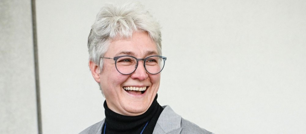 Ordensfrau Katharina Ganz lächelt in die Kamera