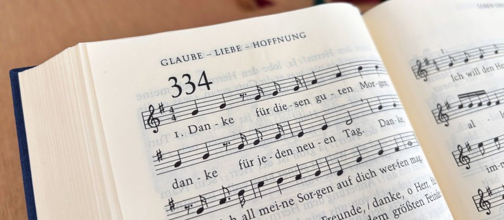 Das bekannte Kirchenlied "Danke für diesen guten Morgen" wurde von Martin Gotthard Schneider komponiert.