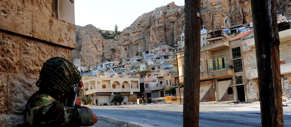 Ein Kämpfer auf den Straßen der christlichen Stadt Maalula in Syrien.