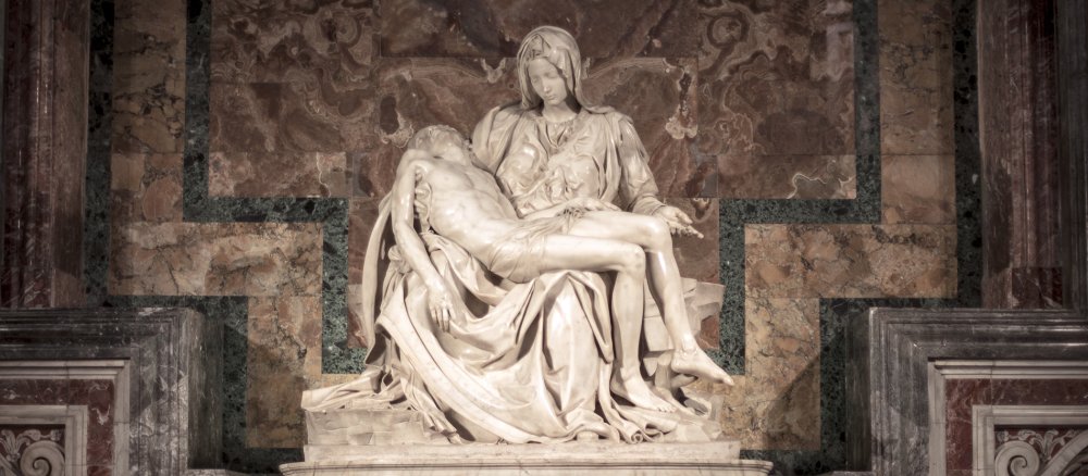 Die Pieta-Statue von Michelangelo im Petersdom