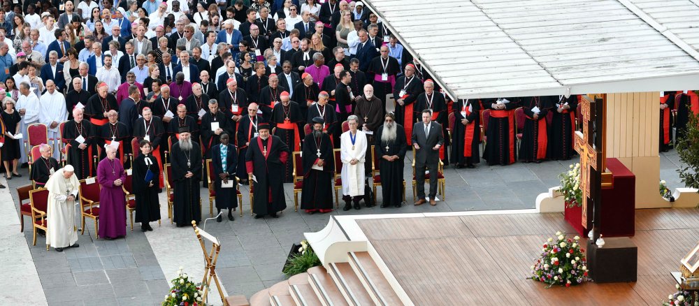 Ecumenical evening prayer in St Peter's Square