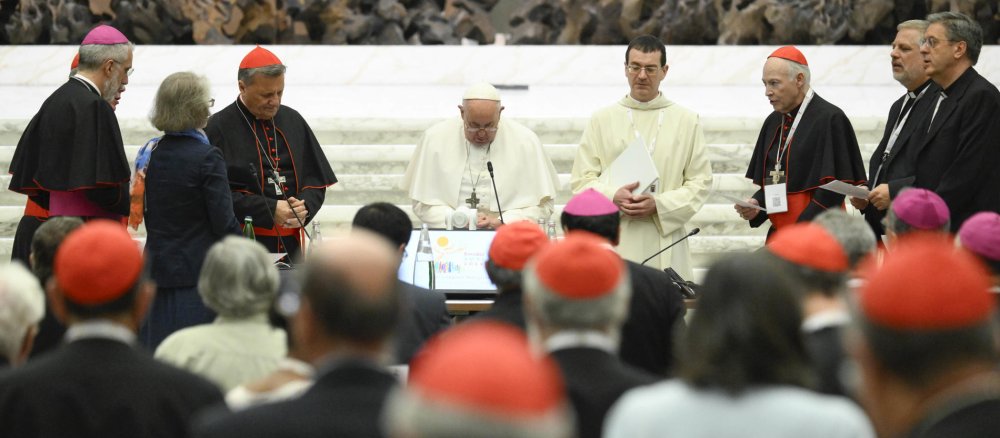 Papst Franziskus beendet die erste römische Phase der Weltsynode