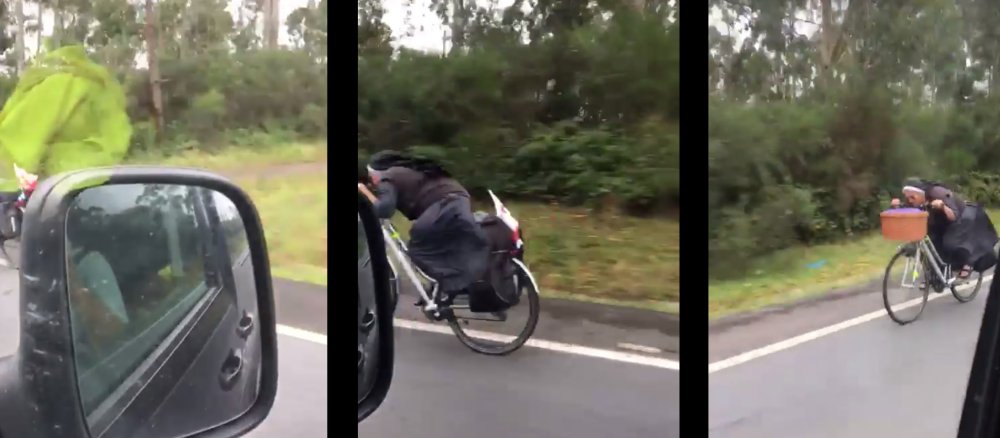 Screenshots von einem Video einer Nonne auf einem Fahrrad.