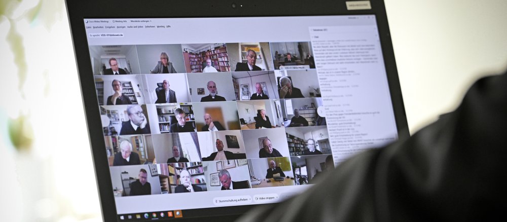 Die Bischöfe diskutieren in einer Videokonferenz