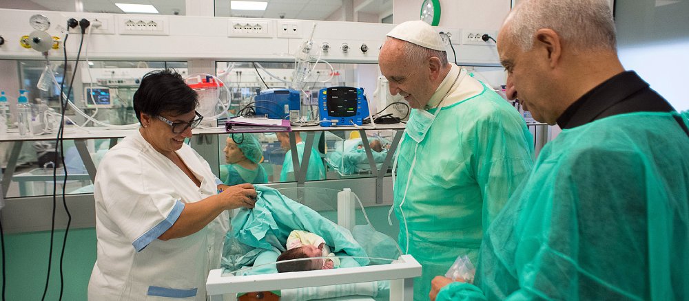 Papst Franziskus im Kinderkrankenhaus