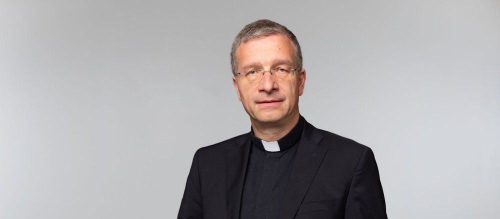 Bischof Michael Gerber auf einem Porträtfoto