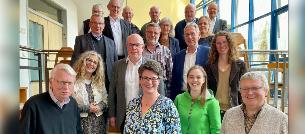 Oben: R. Molitor, B. Stecker, H. Wieh, A. Strodt, Th. Paul, U. Beckwermert. Mitte: M. Kreidler-Kos, M. Schomaker, J. Wübbe, FJ Strunk, J. Brockhage, N. Jörgens, J. Dransmann, K. Abeln. Unten: A. Lüttel, A. Farwick, V. Albers und H. Schmiegelt. (vlnr)