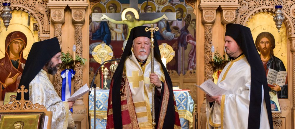 Griechisch-orthodoxer Metropolit Augoustinos Labardakis bei einem Lobpreis, einer Doxologie, in der griechisch-orthodoxen Metropolie in Bonn am 12. Juni 2017.