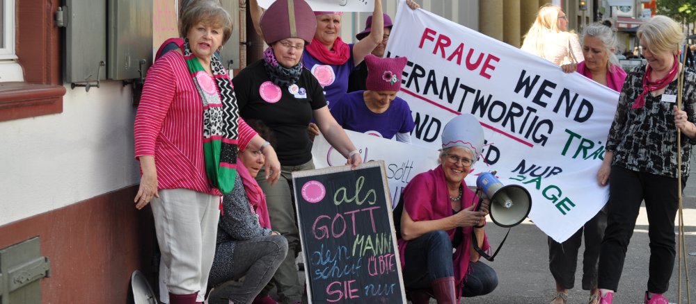 Streikende Frauen in der Schweiz.