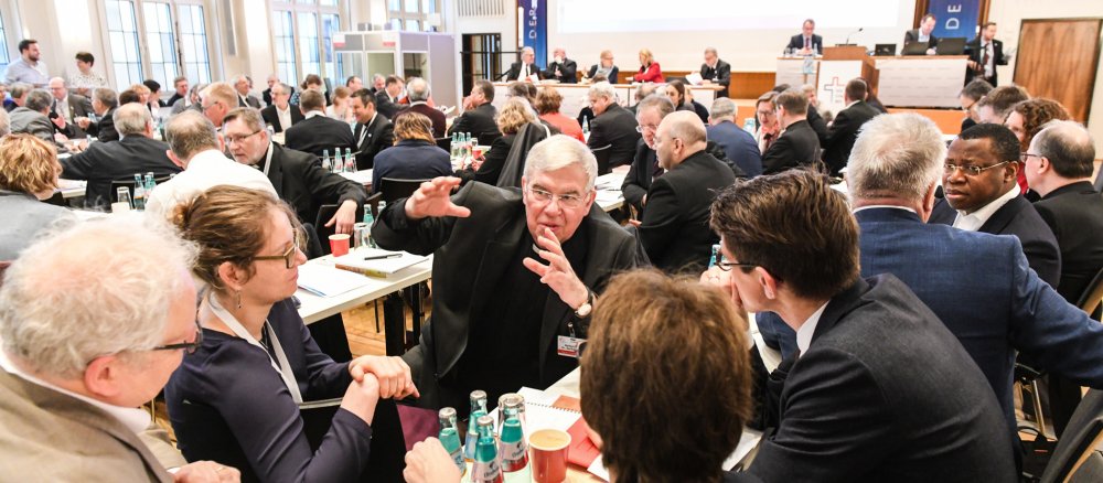 Erste Synodalversammlung in Frankfurt