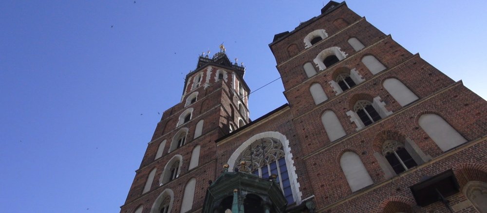 Die Marienkirche in Krakau gehört aufgrund ihrer Geschichte, ihrer Architektur und ihrer Kunstschätze zu den Wahrzeichen der Stadt Krakau.