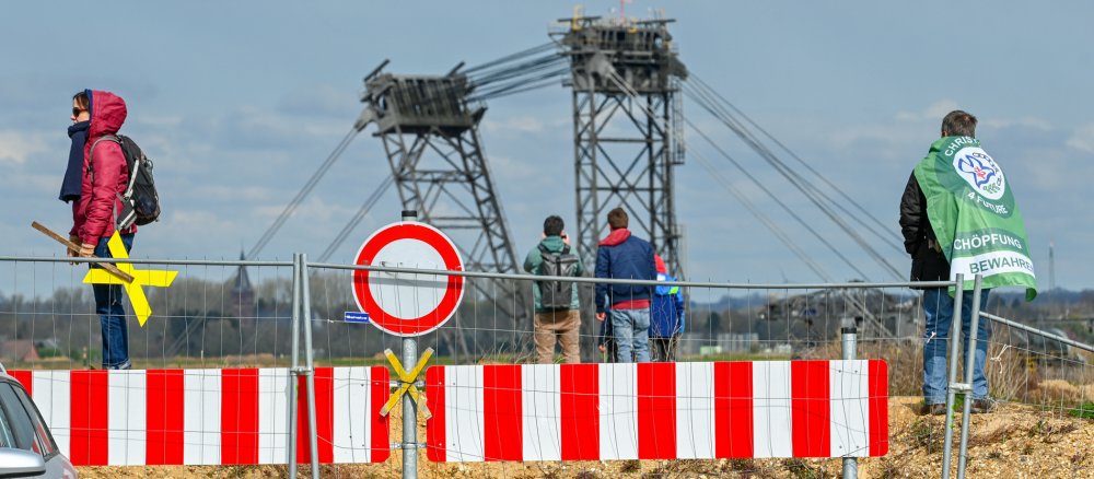 Demonstranten am Tagebau Garzweiler II