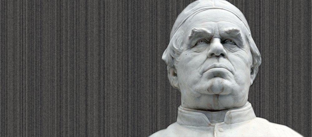 Eine Steinbüste von Sebastian Kneipp.