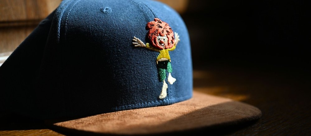 Pumuckl Stickerei auf einer Baseballkappe