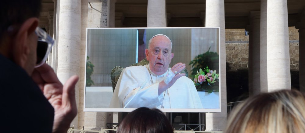 Pope Francis gives his blessing via live stream
