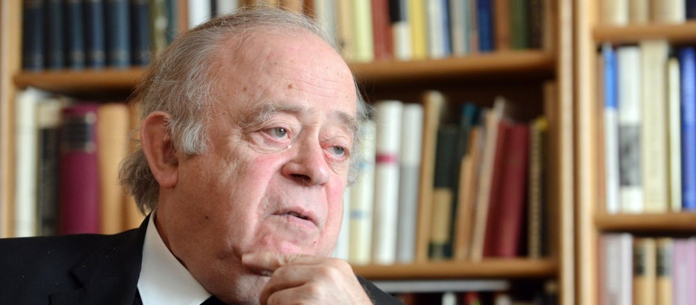Paul-Werner Scheele, emeritierter Bischof von Würzburg, am 28. September 2012 in seiner Wohnung in Würzburg.
