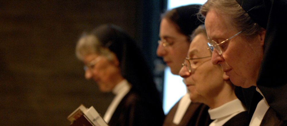Karmelitinenn beten im Berliner Karmel "Regina Martyrum".