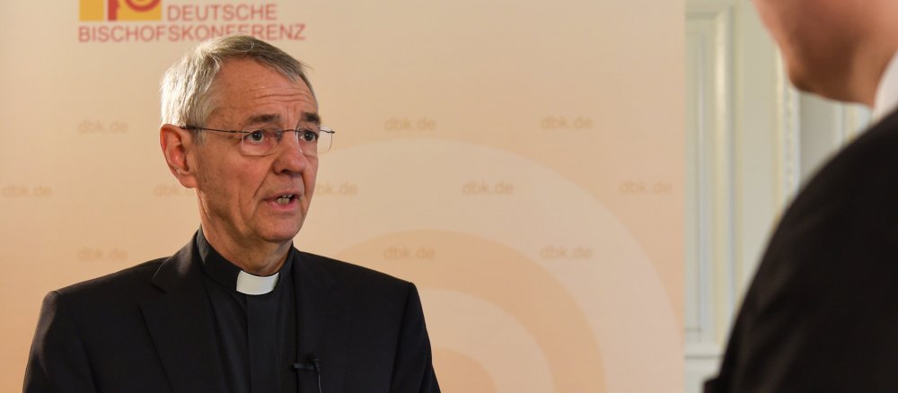 Der Bamberger Erzbischof Ludwig Schick im Interview mit katholisch.de am Rande der Vollversammlung der Bischofskonferenz.