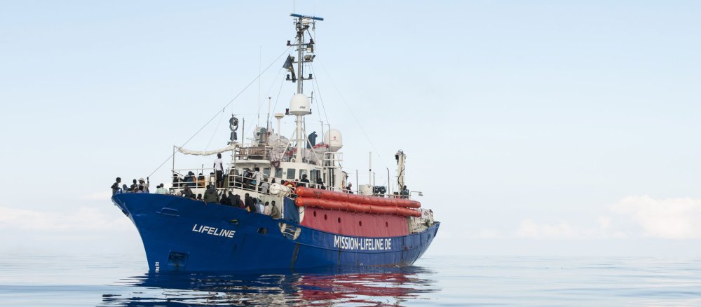 Flüchtlings-Rettungsschiff Lifeline im Mittelmeer