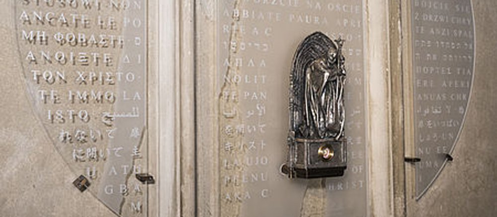 Die neue Blutreliquie Johannes Paul II. im Kölner Dom.