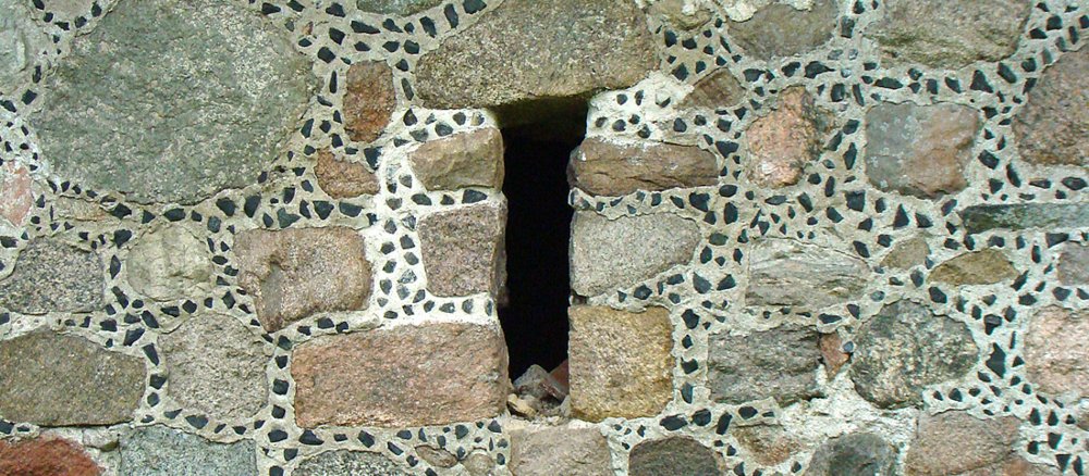 Das Hagioskop in der Kirche in Kambs