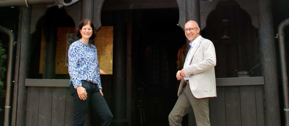 Die beiden Seelsorger des Europa-Parks: Thomas Schneeberger (r) und Andrea Ziegler