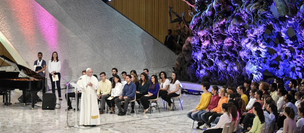 Papst beim Fest der Begegnung während der Jugendsynode
