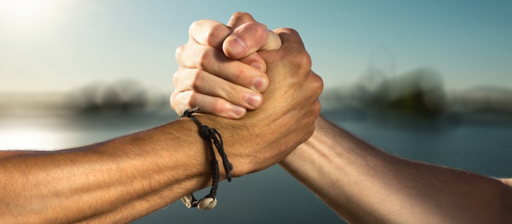 Solidarisches Händehalten