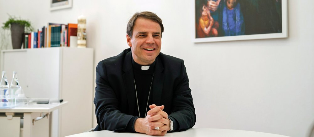 Stefan Oster, Bischof von Passau, im Gespräch im Bischöflichen Ordinariat in Passau