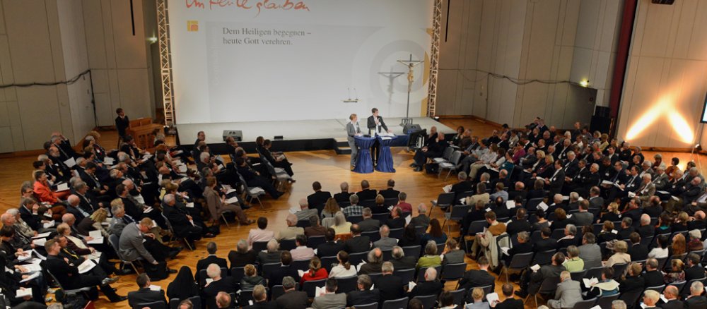 Die Teilnehmer während der Einführung