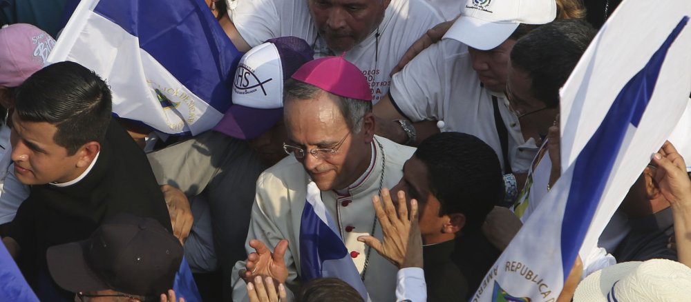 Weihbischof Silvio Baez während einer Demonstration für Friede und Gerechtigkeit im April in Managua