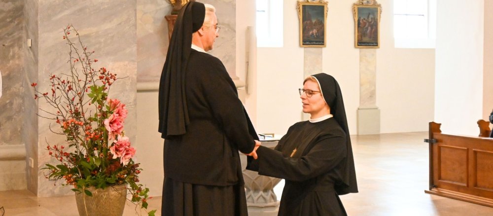 Schwester Tobia hat am 22. November 2025 ihre ewige Profess abgelegt.