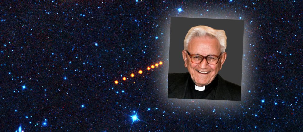 Porträt von P. Sabino Maffeo vor dem Hintergrund des Asteroidengürtels