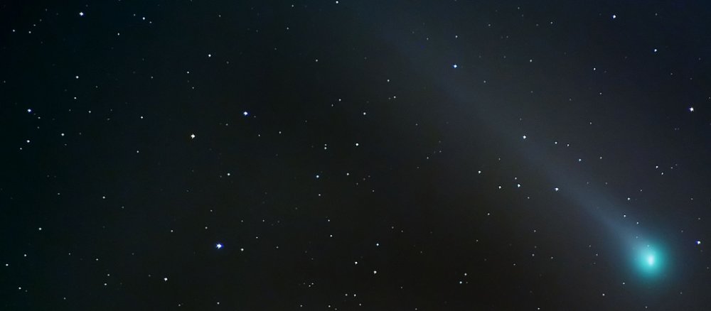Sternenhimmel mit dem Kometen Lovejoy.