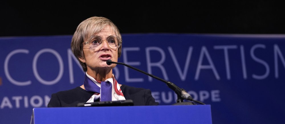 Gloria von Thurn und Taxis bei einer Rede