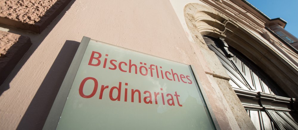 Infotafel "Bischöfliches Ordinariat"