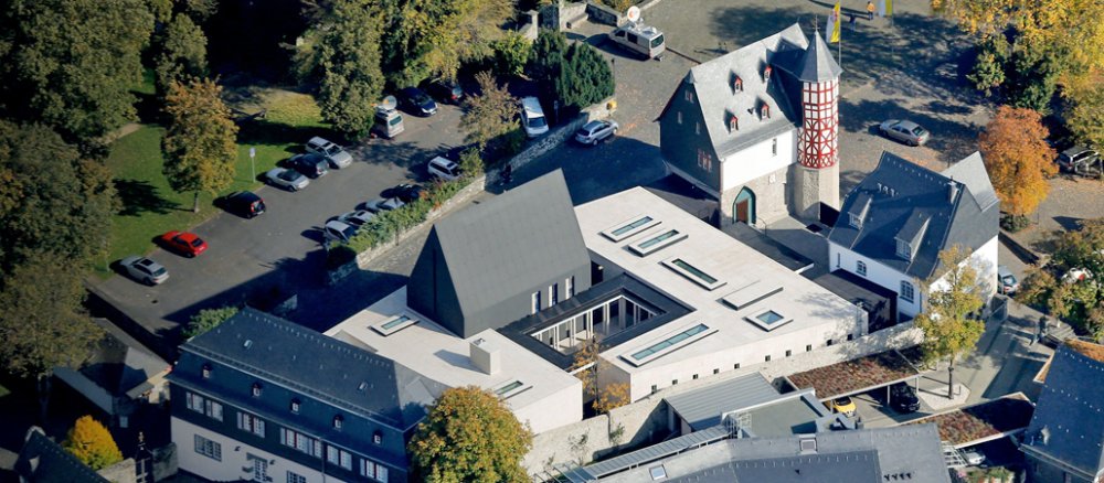 Luftbild des Diözesanen Zentrums in Limburg.