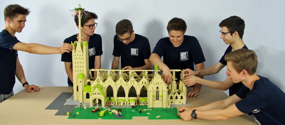 Paderborner Domchor-Sänger und Youtuber von Hundbrax LEGO Movies