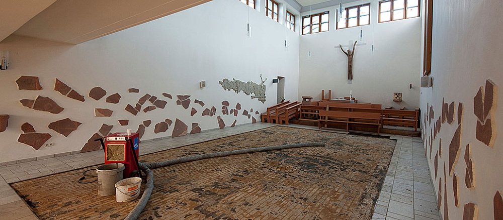 Die St.-Trinitatis-Kirche in Grimma nach der Flut im Juni 2013