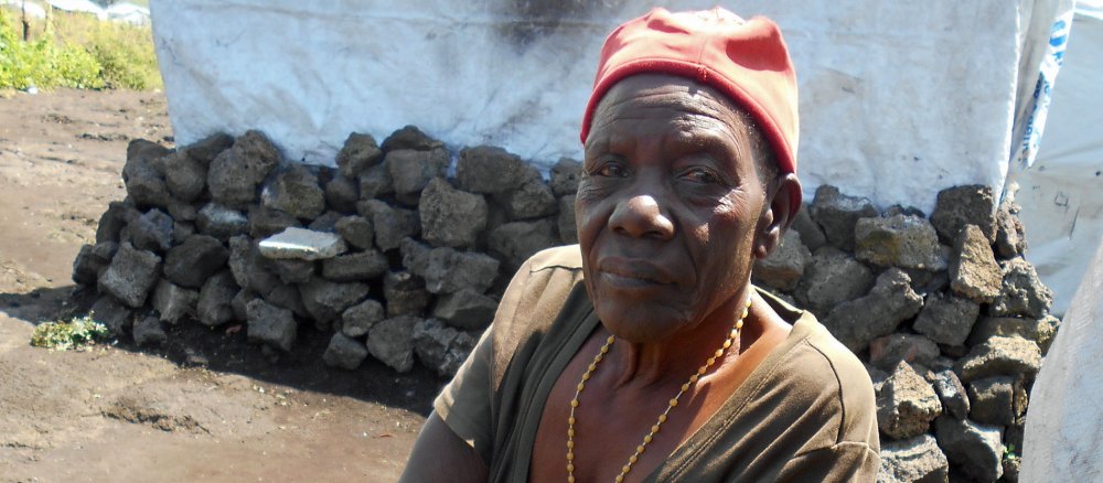 Kongolesische Frau im Flüchtlingslager in Nord-Kivu